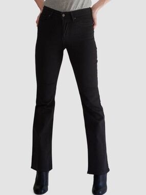 Levi's Women's 725 High-Rise Bootcut Jeans Sz 30/32L NWT